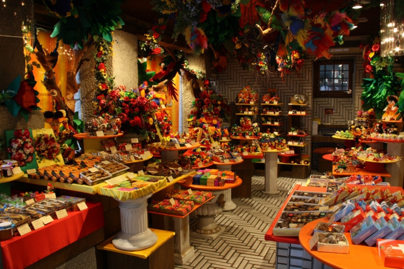 vitrine-CABASSE-min_candy_store_chocolate_shop_chocolate_switzerland-393515